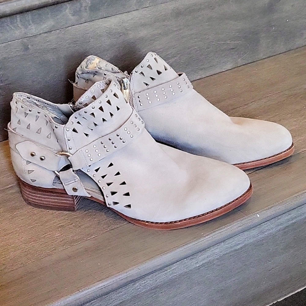 Vince Camuto Booties